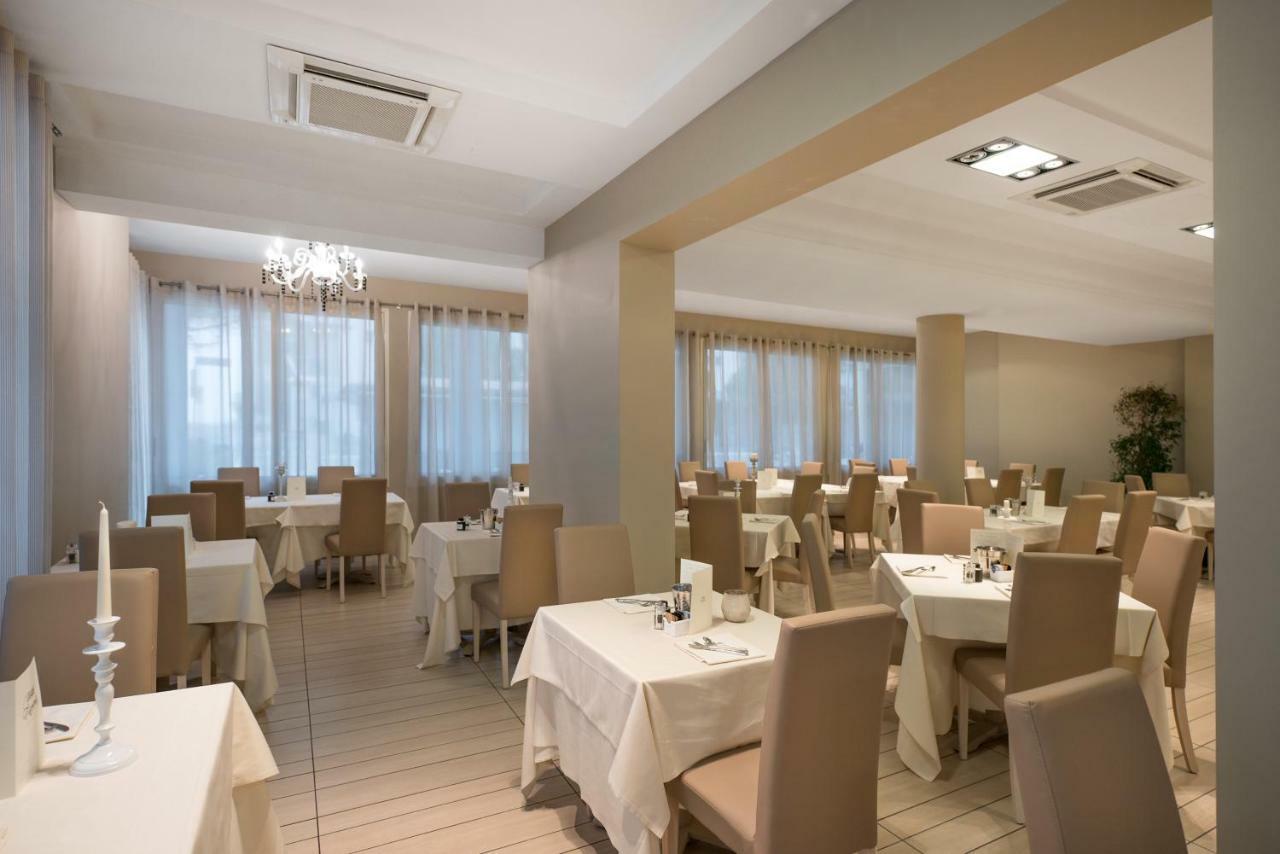 Hotel Fiamma Cesenatico Zewnętrze zdjęcie